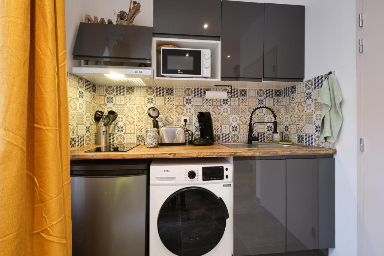 Place Carnot - Studio Tout Equipe Avec Jacuzzi Proche Toutes Commodites Carcassonne Bagian luar foto
