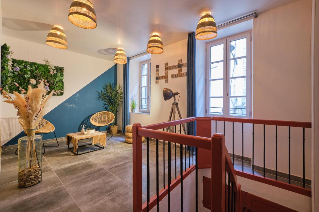 Place Carnot - Studio Tout Equipe Avec Jacuzzi Proche Toutes Commodites Carcassonne Bagian luar foto