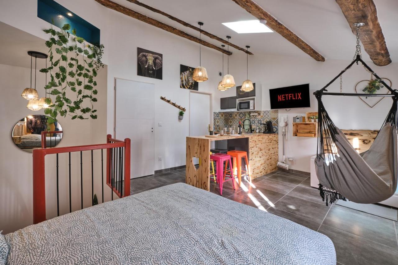 Place Carnot - Studio Tout Equipe Avec Jacuzzi Proche Toutes Commodites Carcassonne Bagian luar foto